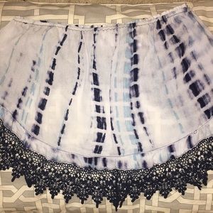 LF Flowy Strapless Top